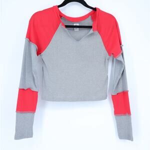 BDG Cropped Ribbed Knit Top Gray and Red Raglan Sleeve Splice Neck Women's M